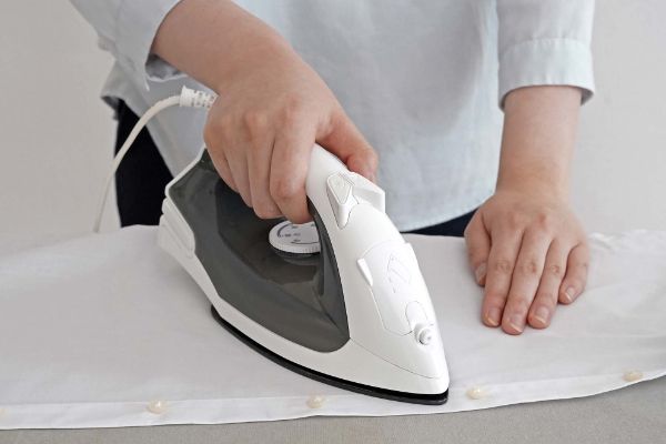 しっかりアイロンがけしたい人におすすめ。ツインバードのスチームアイロン