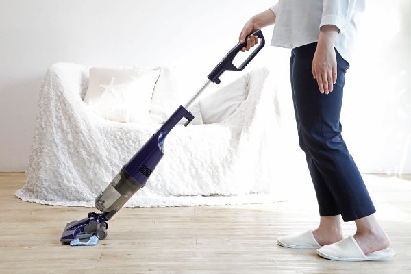 ツインバードのワイパースティック型クリーナー