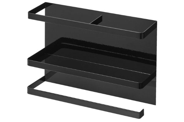 冷蔵庫脇にキッチングッズをスッキリ収納できるマグネット式ラック