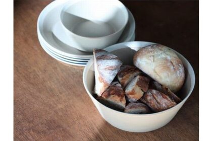 サラダやパスタがおしゃれに映えるボウルで食卓に彩りを