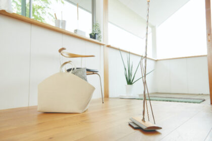 掃除時間もスタイリッシュに。tidyのフローリングワイパー・粘着クリーナー