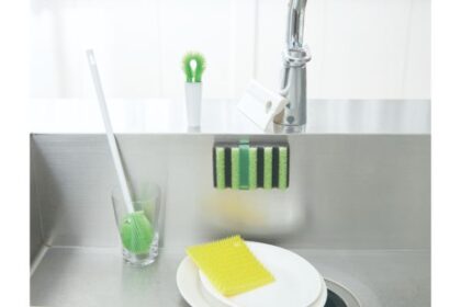 tidyのプラタワシリーズは、キッチンのあらゆるモノに使える便利なたわし